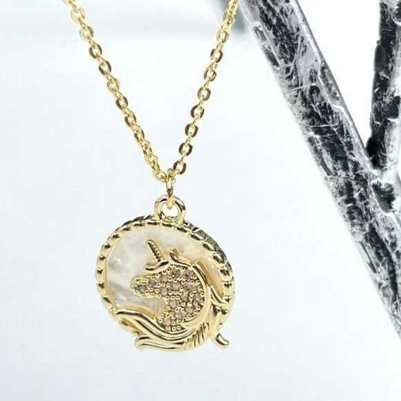 18K Gold Plated Zircon Unicorn Shell Pendant Necklace 17in - Picture 1 of 13